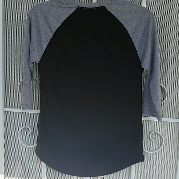 Athletic Works Shirt 1/2 sleeve black and gray - Picture 2 of 4